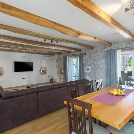 Holiday home Casa Arsini Bei Mit Whirlpool Porec